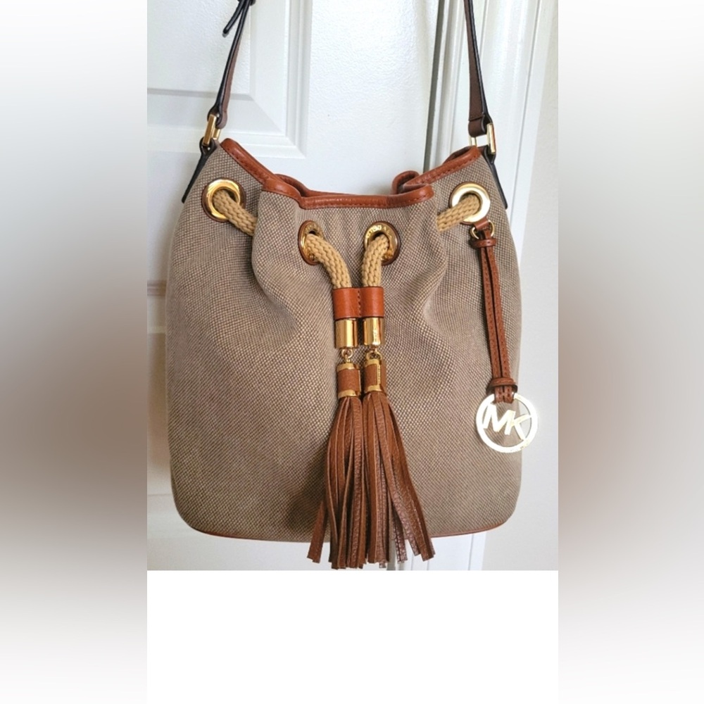 MICHAEL KORS EUC canvas/leather bucket bag purse adjustable strap